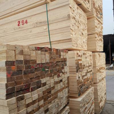 4米鐵杉方木 三米鐵杉方木規格 工地鐵杉方木規格 永榮木業